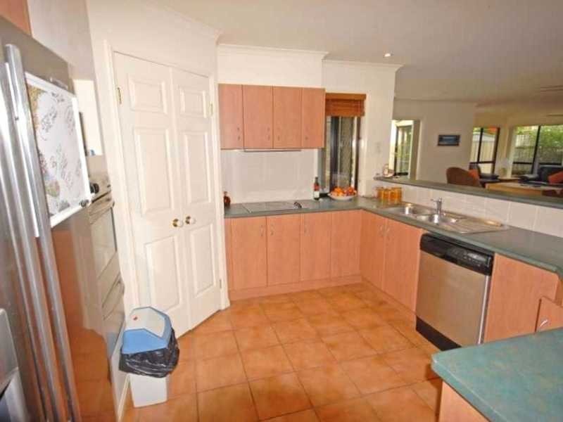 18 Sea Eagle Drive, Burleigh Waters QLD 4220