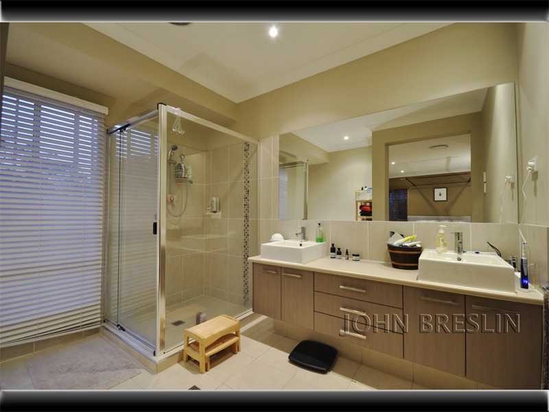 17 Camarillo Circuit, Reedy Creek QLD 4227