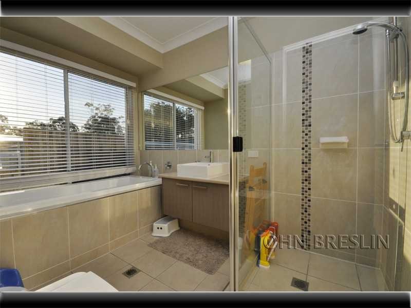 17 Camarillo Circuit, Reedy Creek QLD 4227