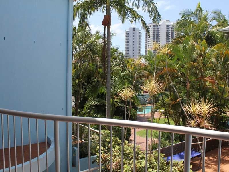 9/32 Second Ave, Broadbeach QLD 4218