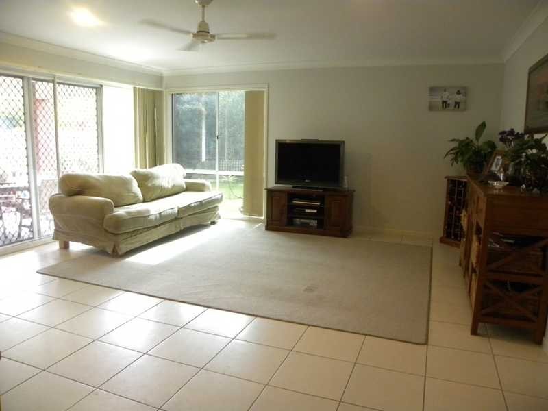 8 Kelsey Circuit, Nerang QLD 4211