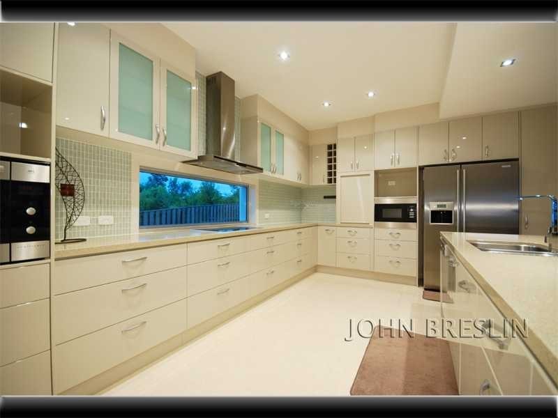 10 Skyburnett Street, Reedy Creek QLD 4227