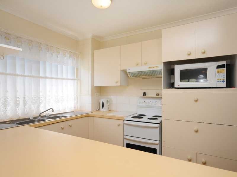 1/18 Ikkina Road, Burleigh Heads QLD 4220