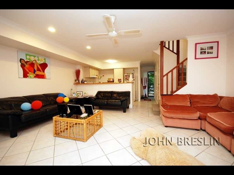 8/323 Christine Ave, Varsity Lakes QLD 4227