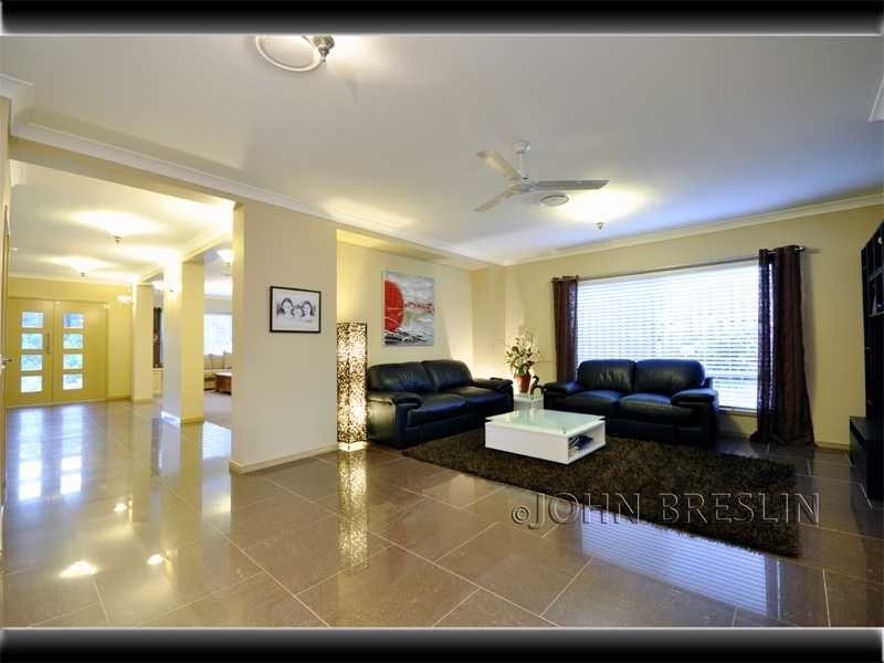 6 Camarillo Circuit, Reedy Creek QLD 4227