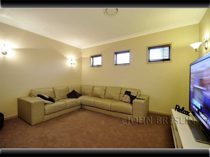 6 Camarillo Circuit, Reedy Creek QLD 4227