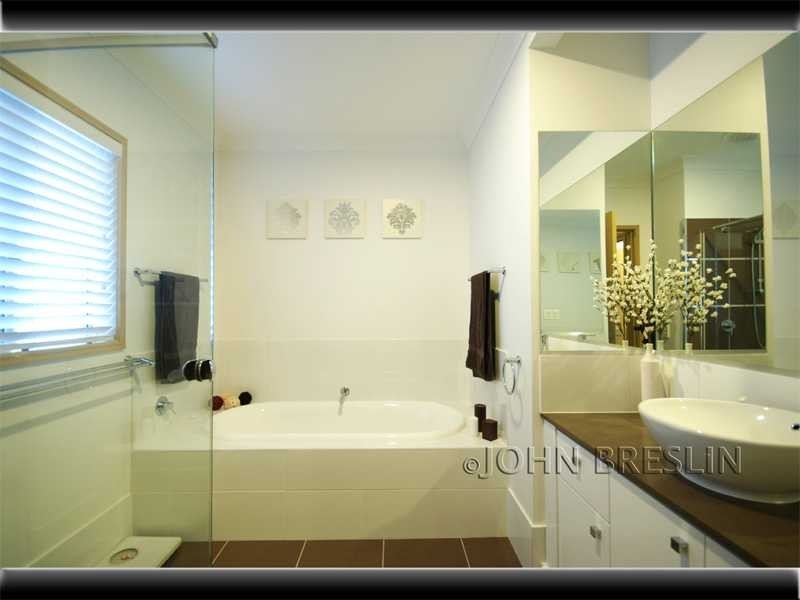 6 Camarillo Circuit, Reedy Creek QLD 4227