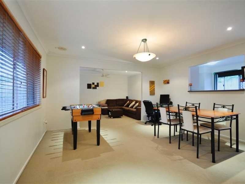 1/16 Wallaroo Way, Ashmore QLD 4214