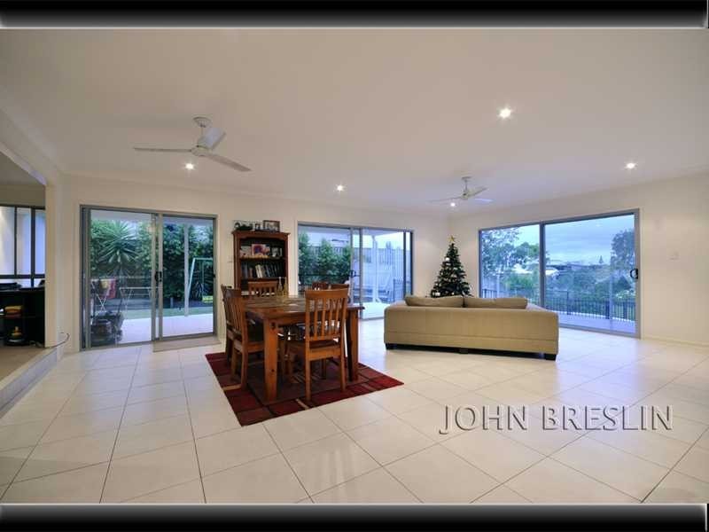 11 Skyburnett Street, Reedy Creek QLD 4227