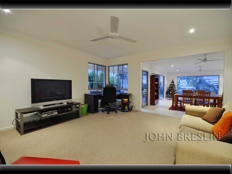 11 Skyburnett Street, Reedy Creek QLD 4227
