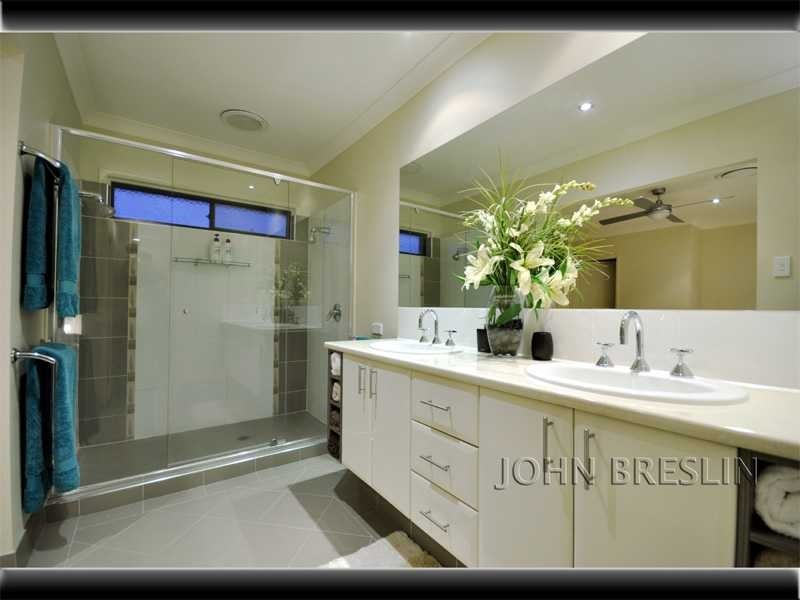 4 Culgoora Crescent, Reedy Creek QLD 4227