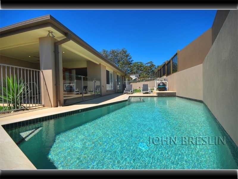 27 Camarillo Circuit, Reedy Creek QLD 4227