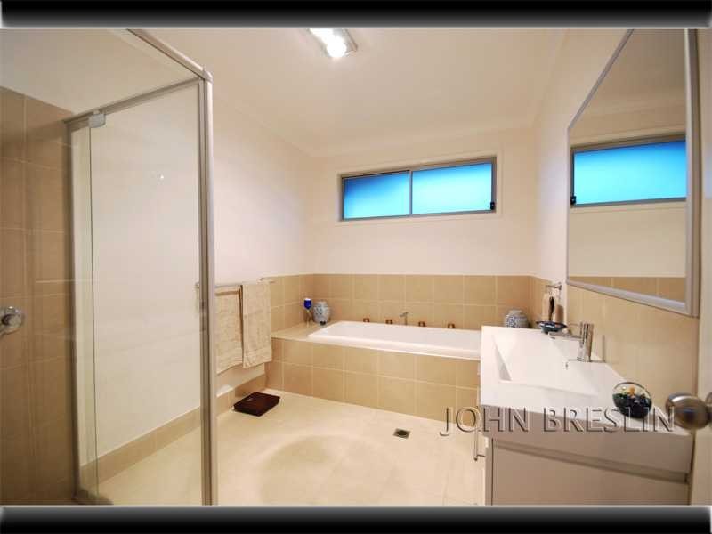 2 Culgoora Crescent, Reedy Creek QLD 4227