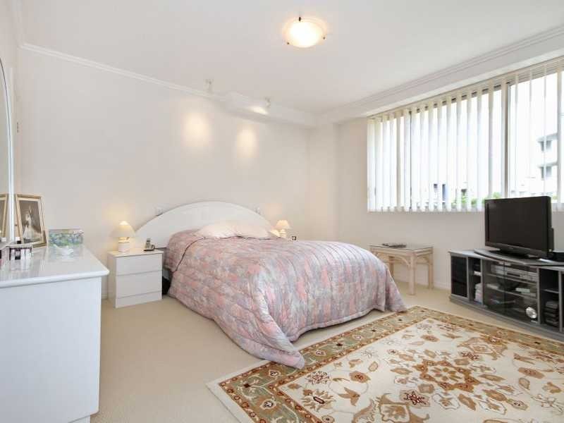 5/34 Riverwalk Ave, Robina QLD 4226