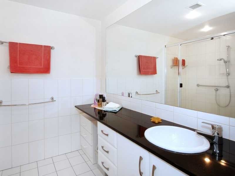 5/34 Riverwalk Ave, Robina QLD 4226