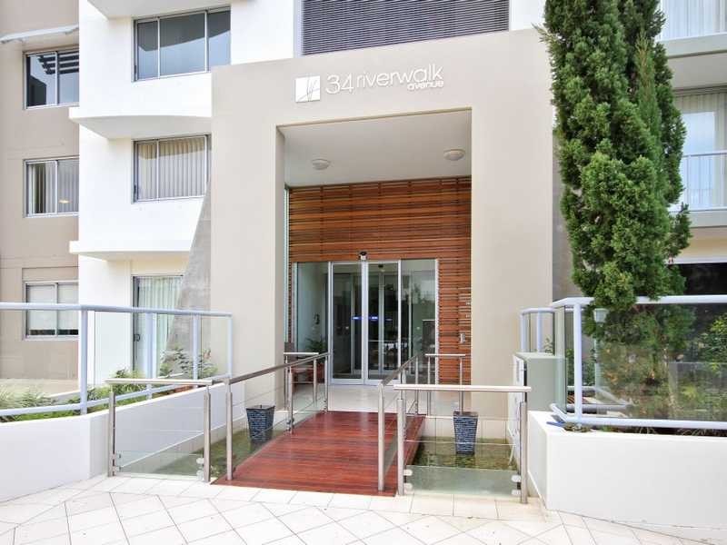 5/34 Riverwalk Ave, Robina QLD 4226