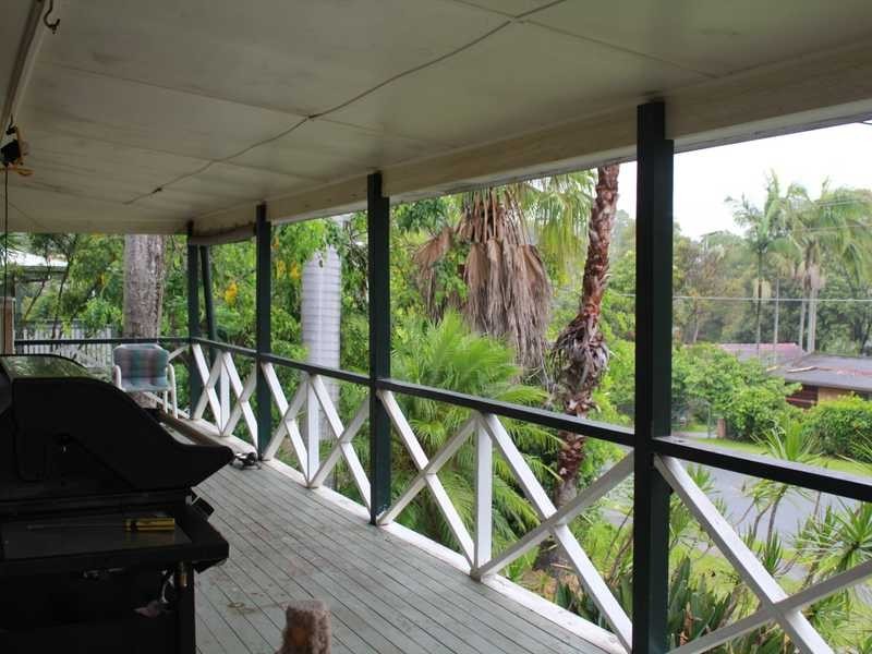 16 Willow Street, Varsity Lakes QLD 4227