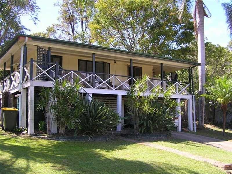 16 Willow Street, Varsity Lakes QLD 4227