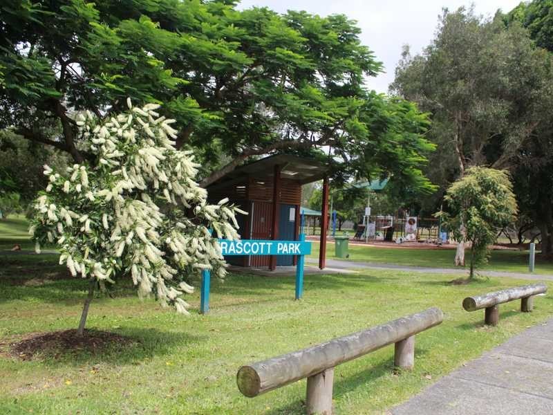 16 Willow Street, Varsity Lakes QLD 4227