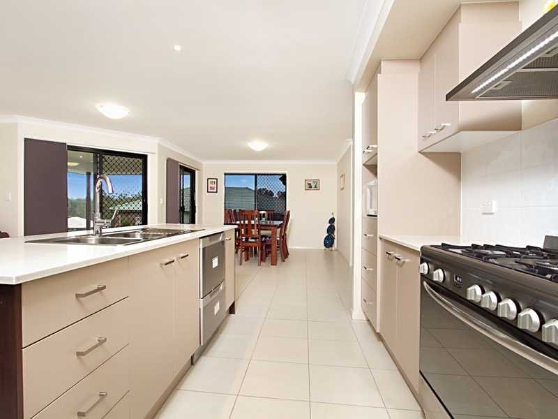 90 Carrigan Way, Gleneagle QLD 4285