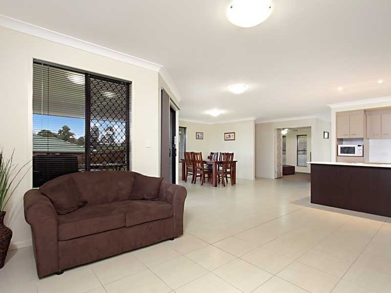 90 Carrigan Way, Gleneagle QLD 4285