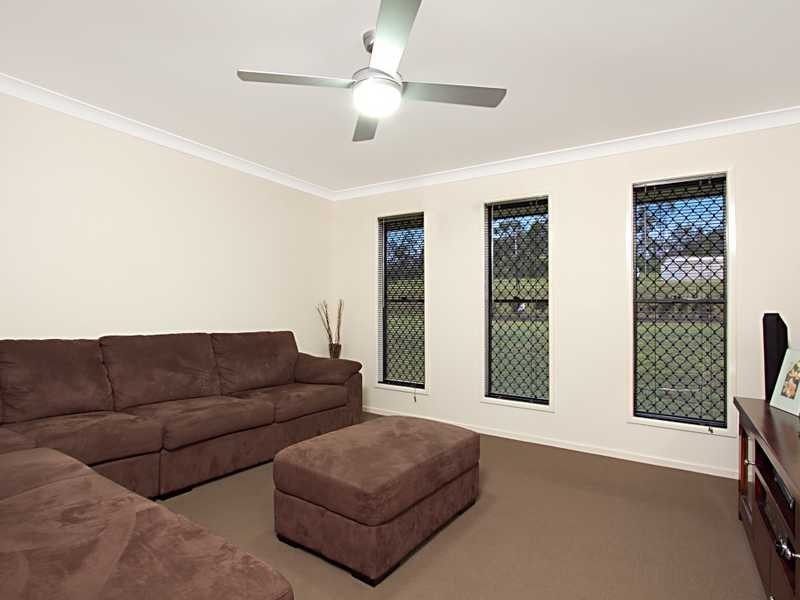 90 Carrigan Way, Gleneagle QLD 4285