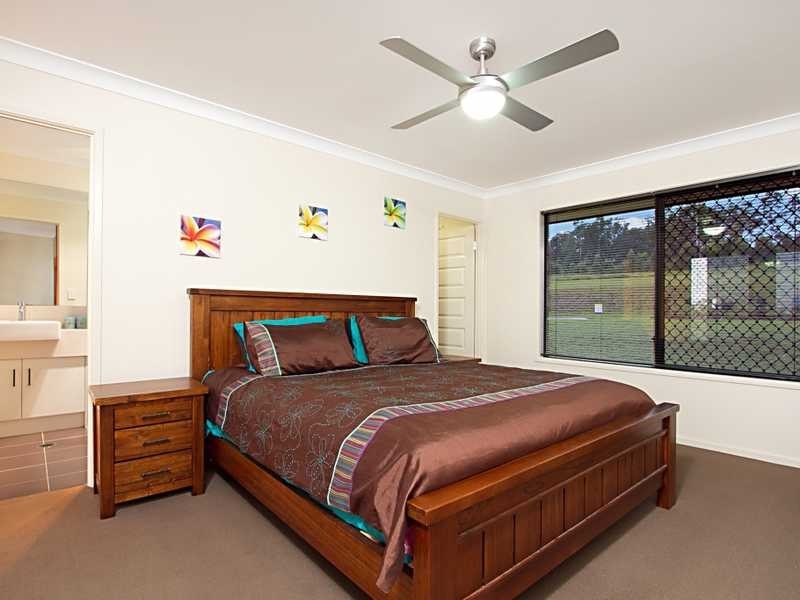 90 Carrigan Way, Gleneagle QLD 4285