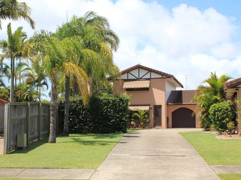 3/6 Peacock Place, Burleigh Waters QLD 4220