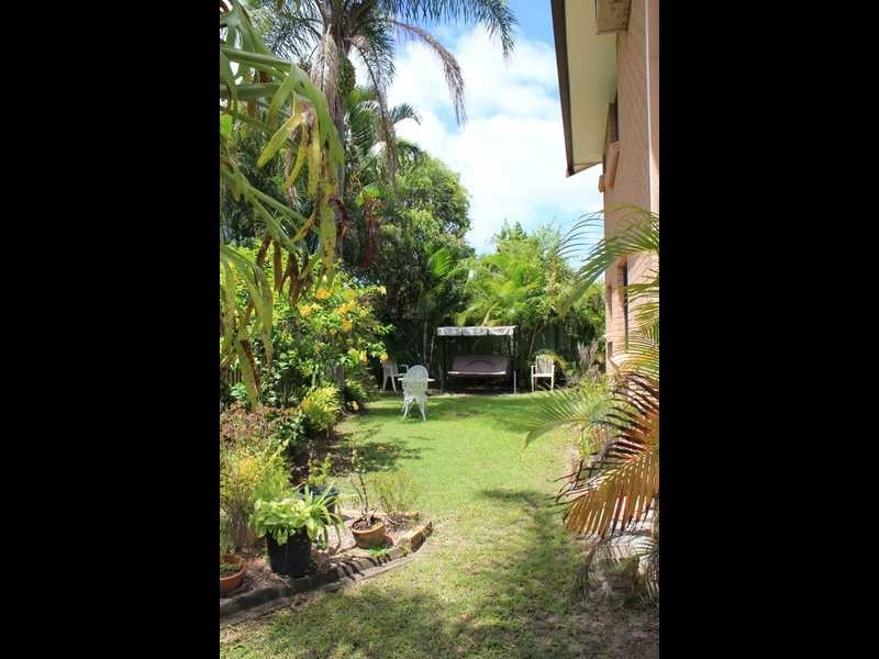 3/6 Peacock Place, Burleigh Waters QLD 4220