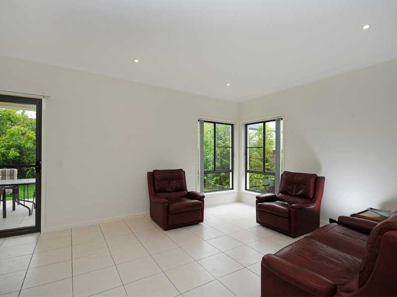 12 Casuarina Drive, Molendinar QLD 4214