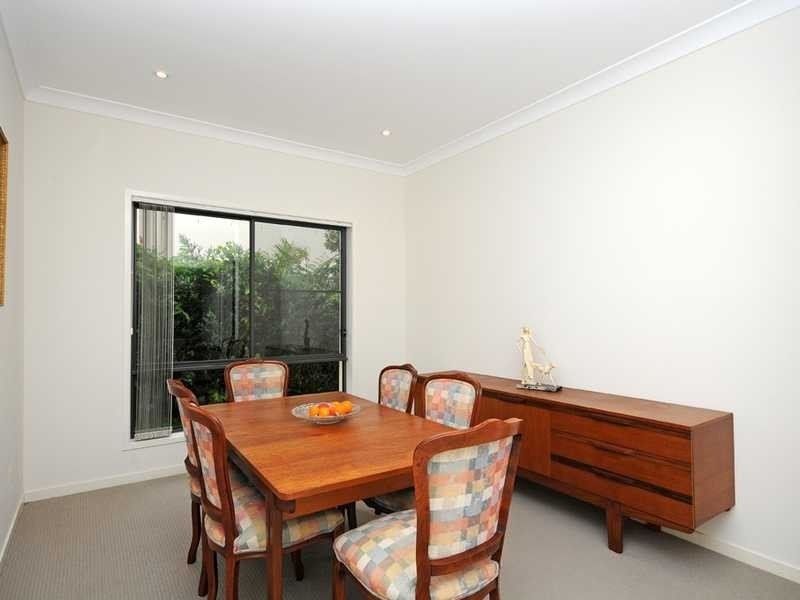 12 Casuarina Drive, Molendinar QLD 4214
