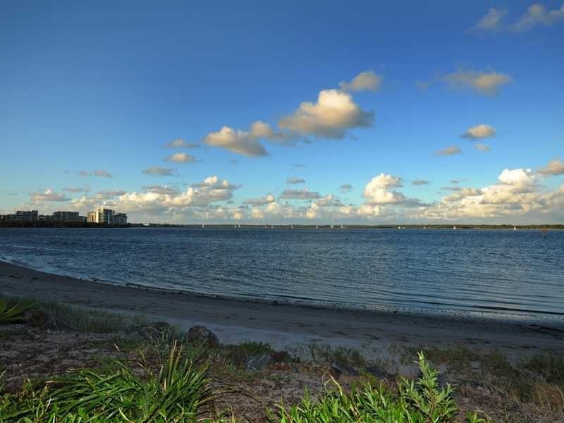 3302/323 Bayview Street, Hollywell QLD 4216