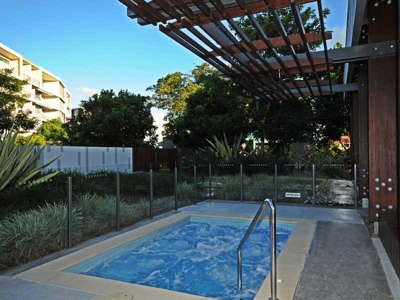 3302/323 Bayview Street, Hollywell QLD 4216