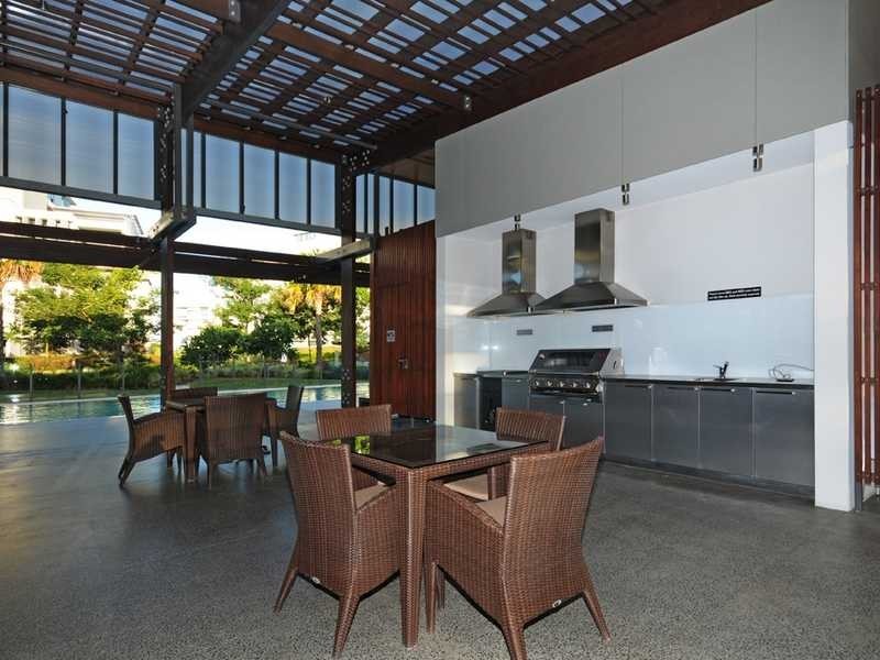 3302/323 Bayview Street, Hollywell QLD 4216