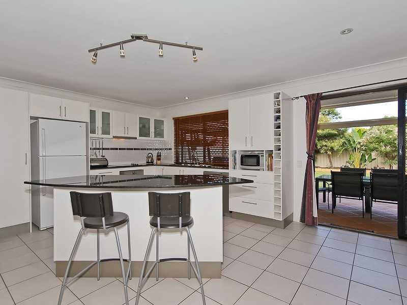 12 Coachwood Court, Burleigh Waters QLD 4220