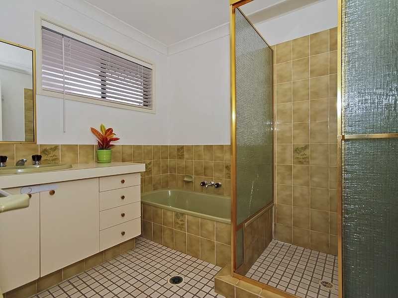 12 Coachwood Court, Burleigh Waters QLD 4220