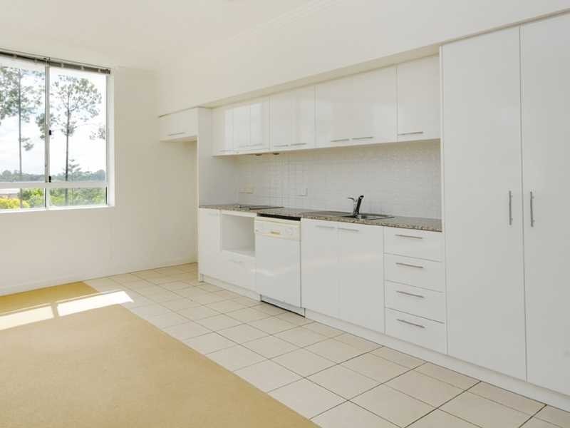 90/98 University Dr, Varsity Lakes QLD 4227