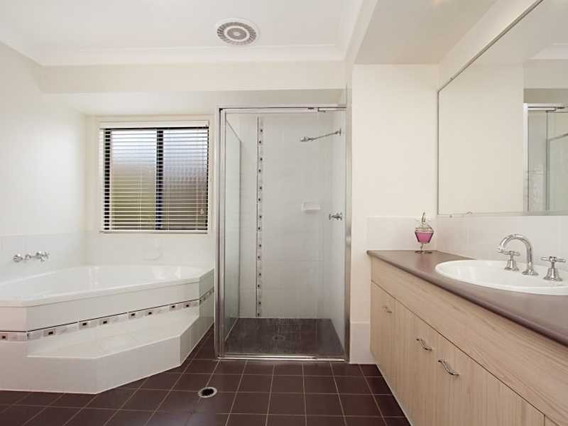4 Jondaryan Street, Ormeau QLD 4208