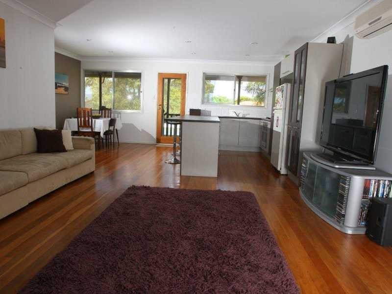 35 Mallawa Drive, Palm Beach QLD 4221
