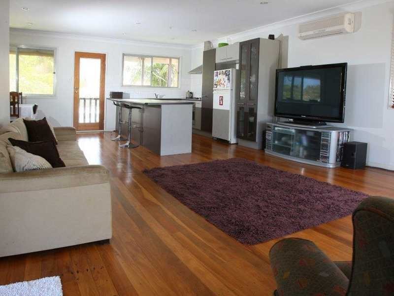 35 Mallawa Drive, Palm Beach QLD 4221