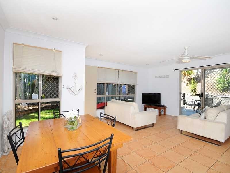27 Montezuma Drive, Burleigh Waters QLD 4220