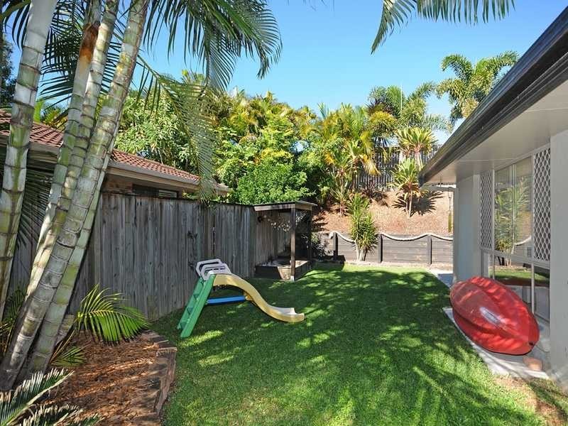27 Montezuma Drive, Burleigh Waters QLD 4220