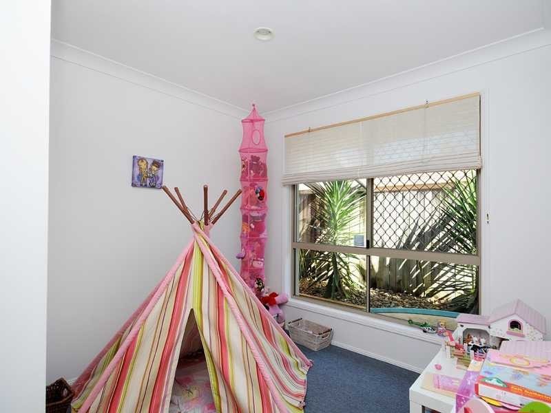 27 Montezuma Drive, Burleigh Waters QLD 4220