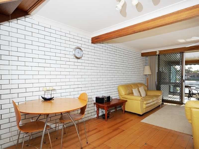 4/6 Aquila Crt, Mermaid Waters QLD 4218