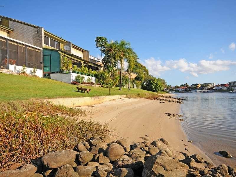 4/6 Aquila Crt, Mermaid Waters QLD 4218