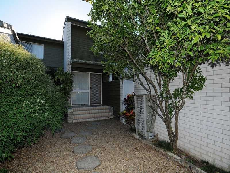 4/6 Aquila Crt, Mermaid Waters QLD 4218