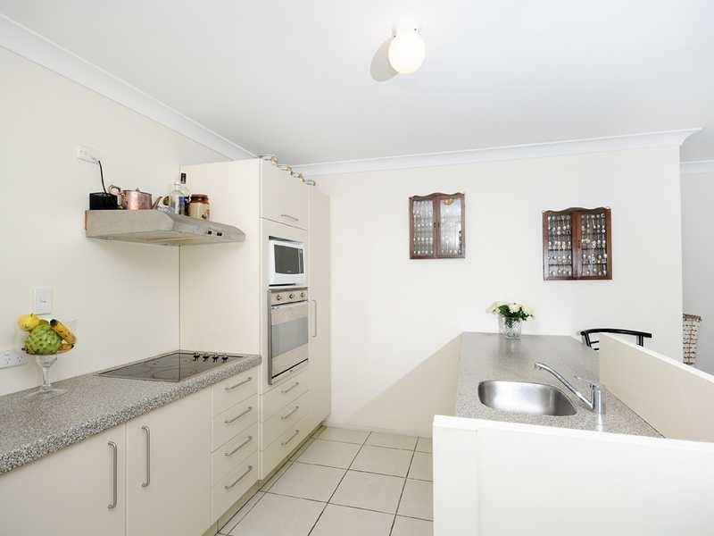 22 Cambridge Court, Carrara QLD 4211