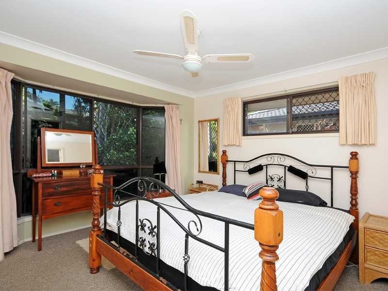 22 Cambridge Court, Carrara QLD 4211