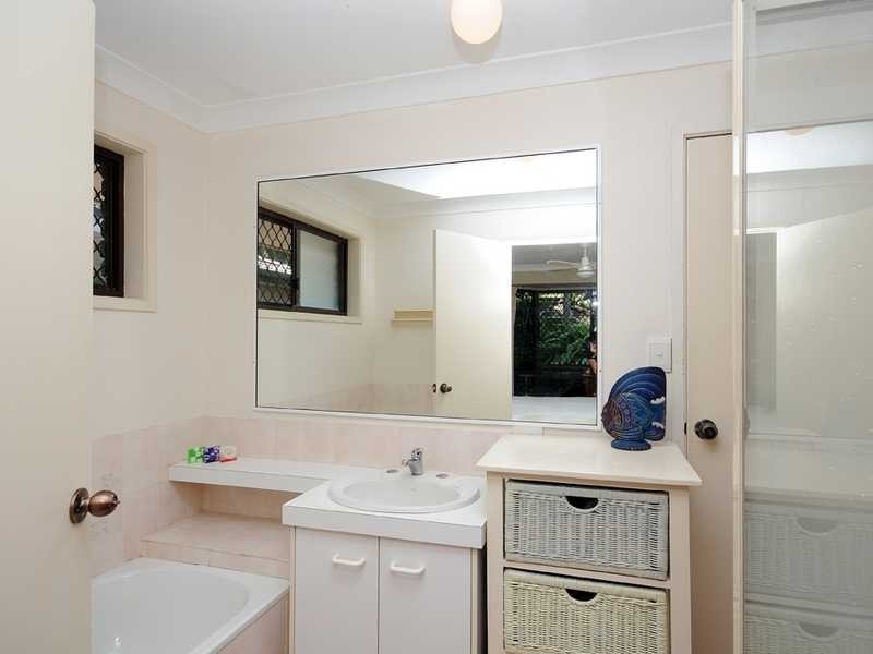 22 Cambridge Court, Carrara QLD 4211