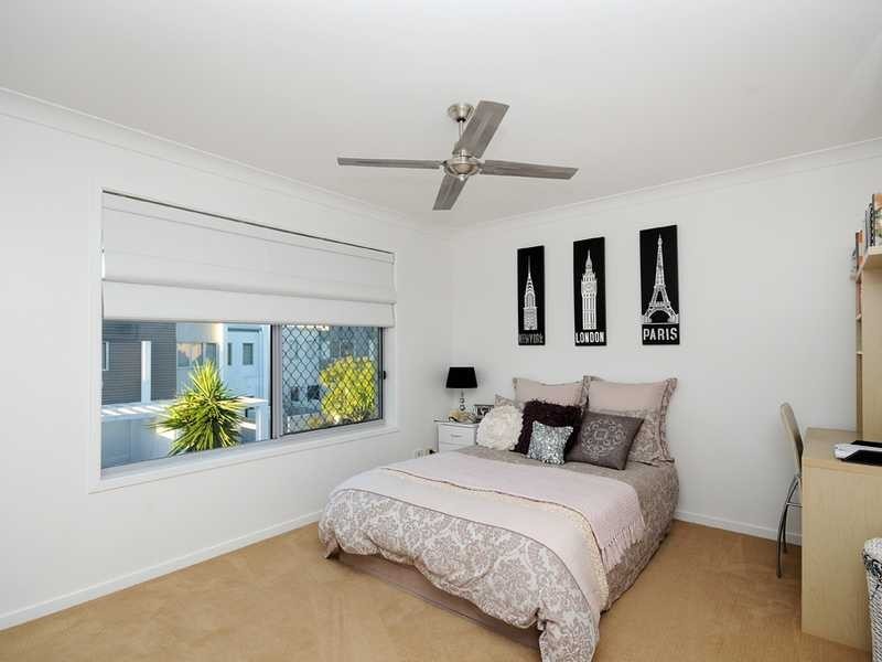 6 Menton Avenue, Varsity Lakes QLD 4227